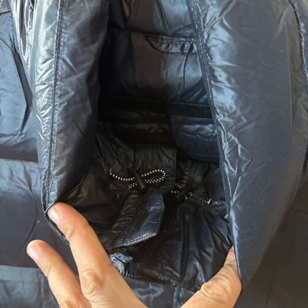 Men's Black Puffer Vest - Picture 4 of 14